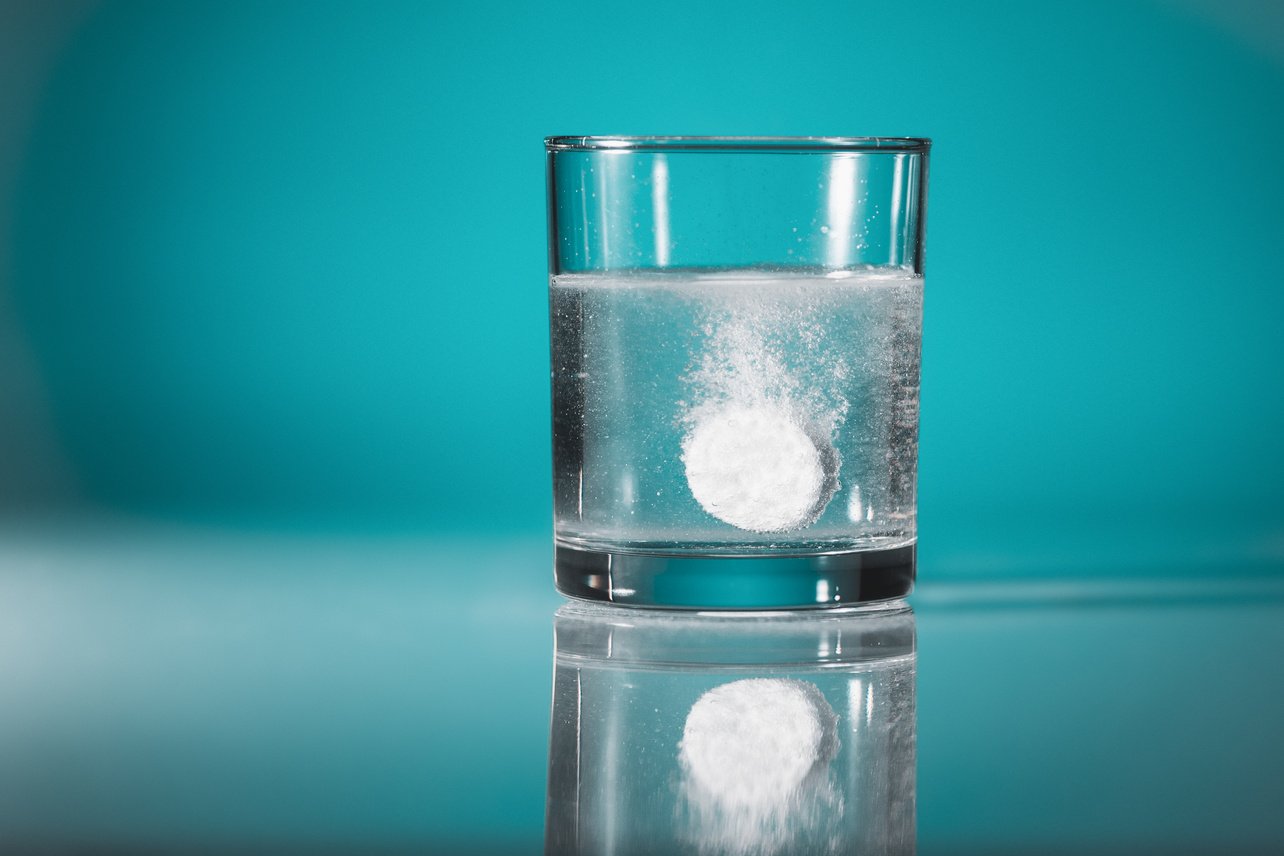 Dissolving effervescent tablets